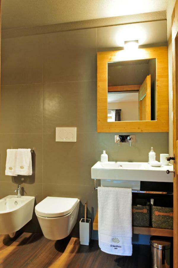 B&B Il Sambuco Vignola  Luaran gambar